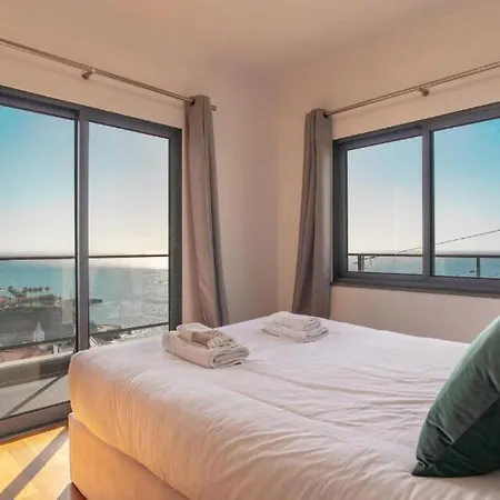 Lux * Câmara de Lobos