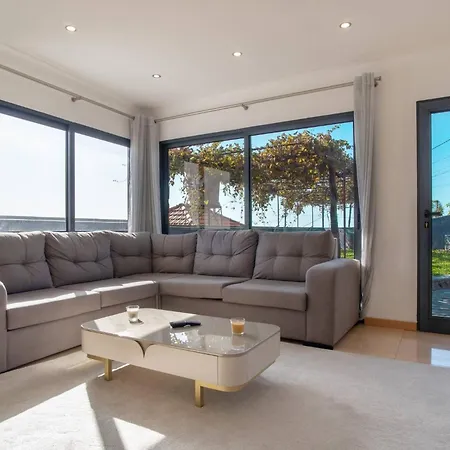 Villa Lux *