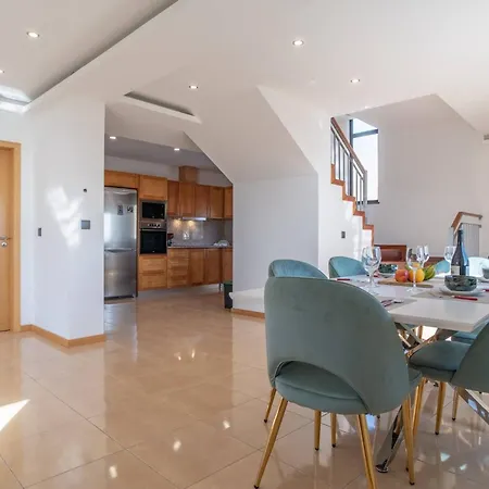 Villa Lux *