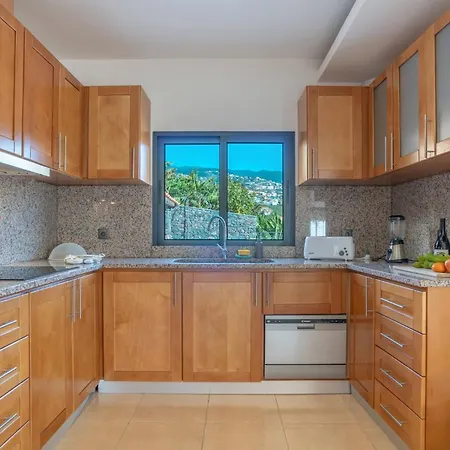 Villa Lux *