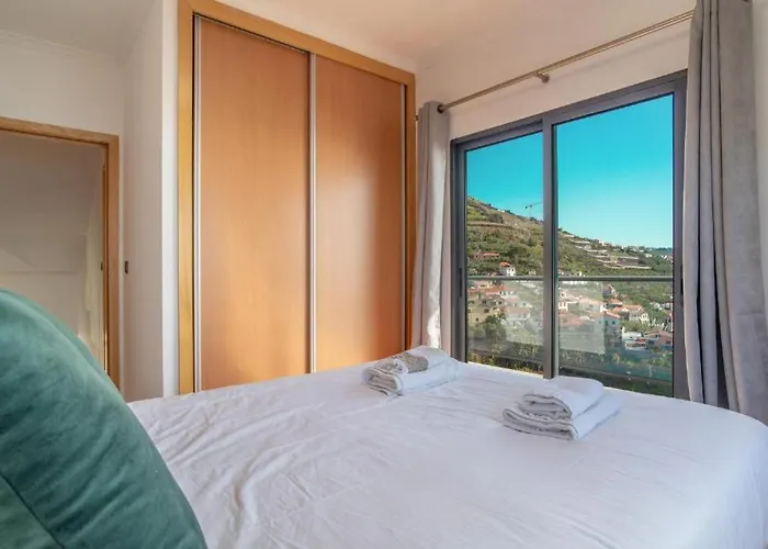 Lux * Câmara de Lobos