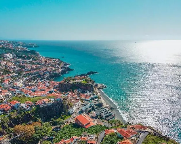 Lux 卡马拉-德洛布什