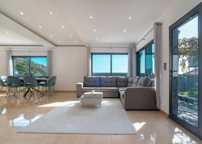 Lux * Câmara de Lobos